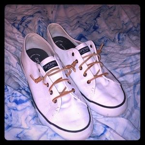 WHITE SPERRY TOPSIDER BOAT SHOE 🛥💙